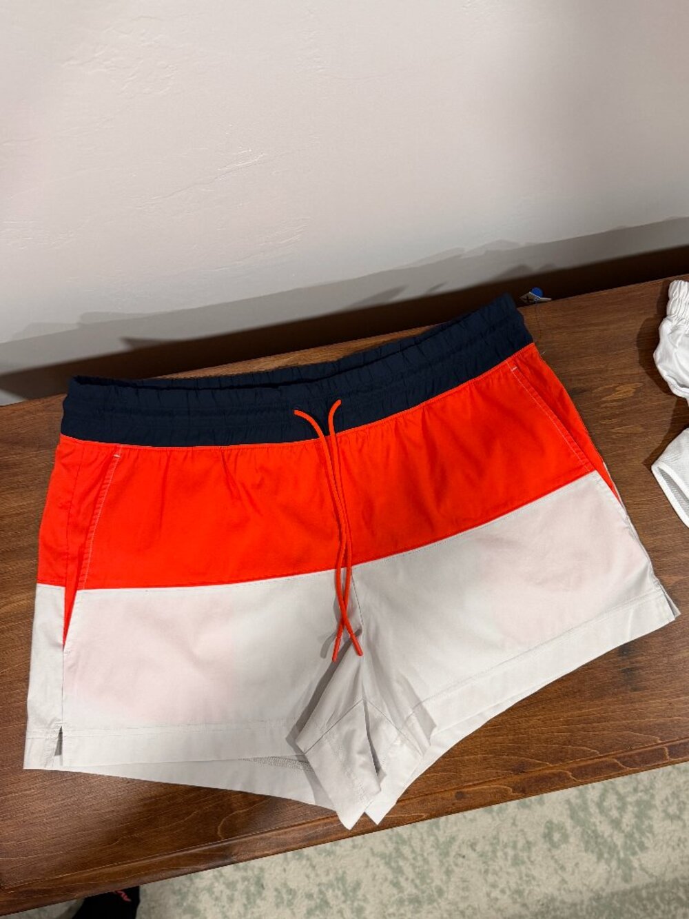 Athleta Women's Oahu Colorblock Shorts Pockets Activewear Multicolor Size 16